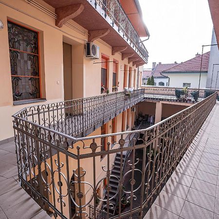 Kelemen Apartment Сегед Экстерьер фото